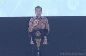 Jokowi Pulang Ke Solo.Bawa Kambing